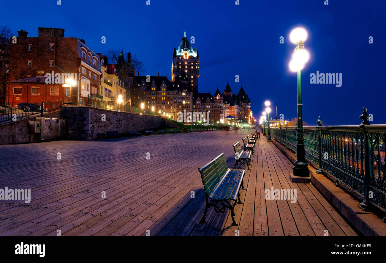 Terrasse Dufferin und das Chateau Frontenac, Quebec City bei Nacht Stockfoto