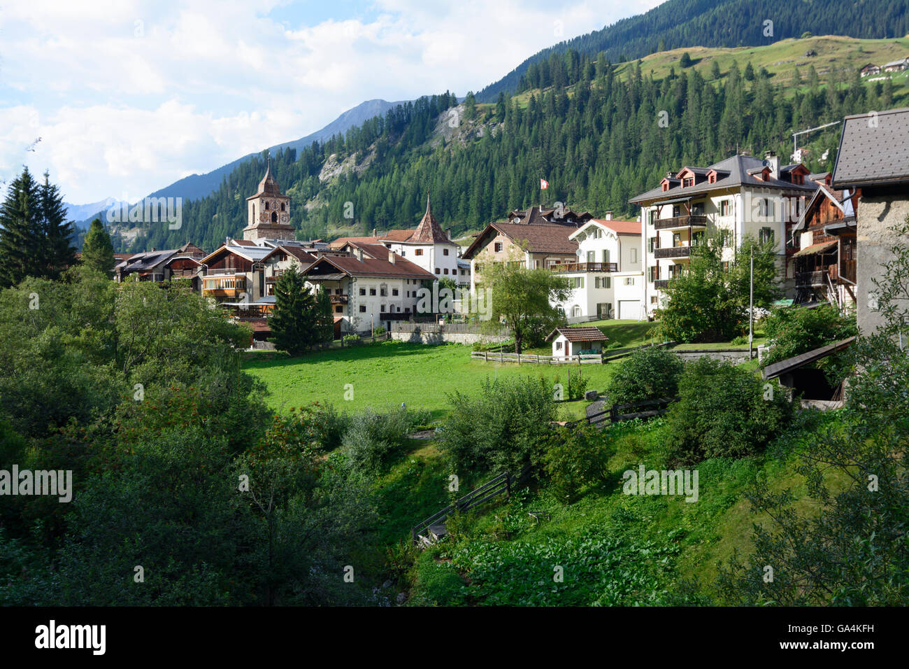 Bergün/Bravuogn Altstadt, Turm la Tuor (romanischen Turm) der Schweiz Graubünden, Graubünden Albula Stockfoto