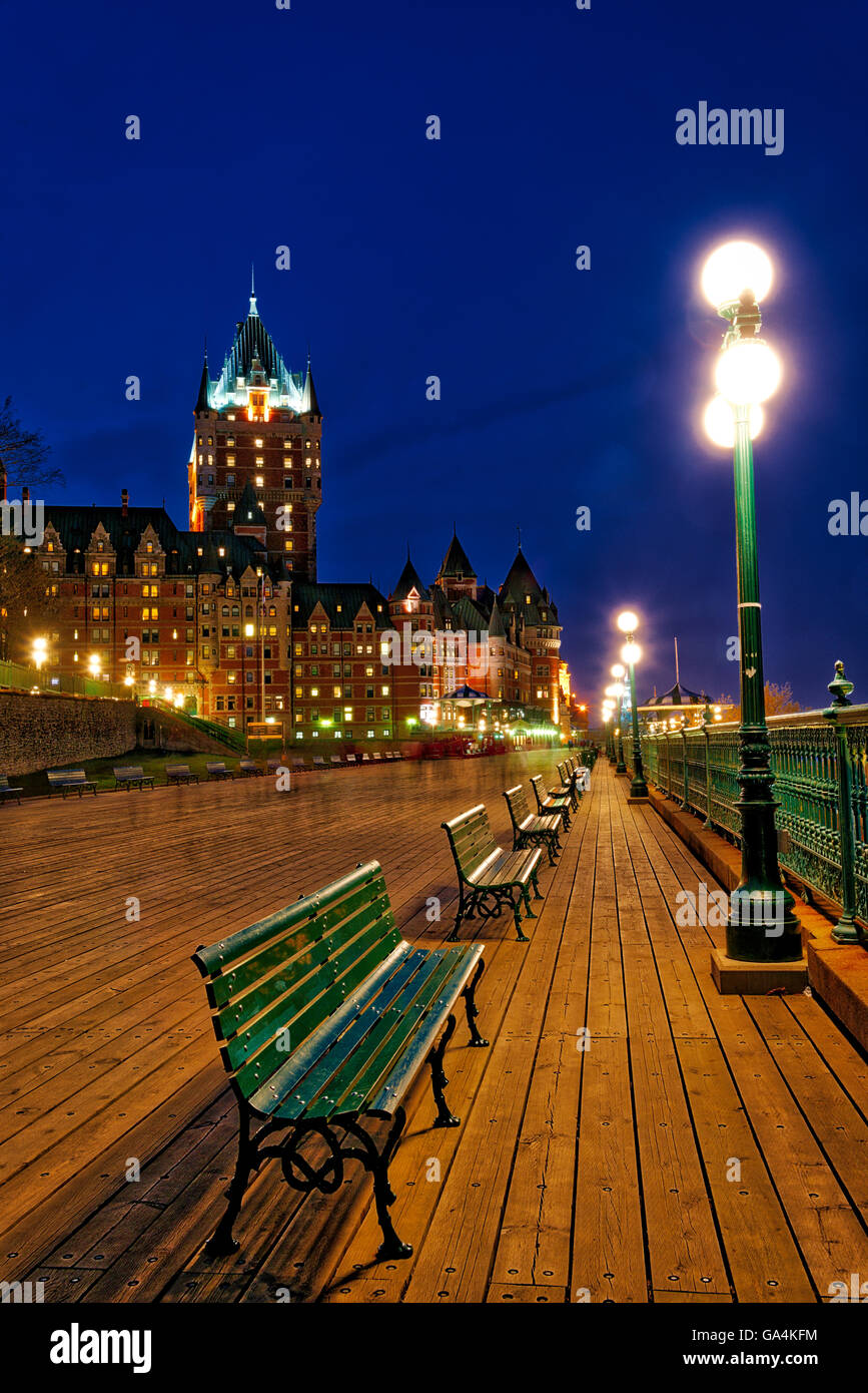 Terrasse Dufferin und das Chateau Frontenac, Quebec City bei Nacht Stockfoto