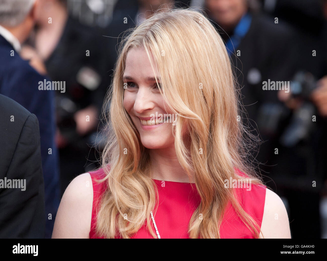 Natacha Regnier bei der Gala-Vorführung für den Film das unbekannte Mädchen (La Fille Inconnue) auf dem 69. Cannes Film Festival, Stadtmarkt Stockfoto