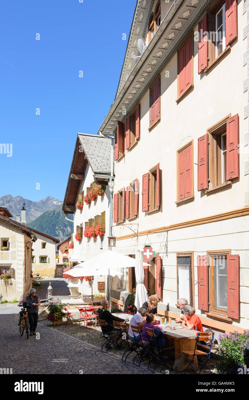 Guarda mit Sgraffito geschmückt Häuser der Schweiz Graubünden, Graubünden Unterengadin, Unterengadin Stockfoto
