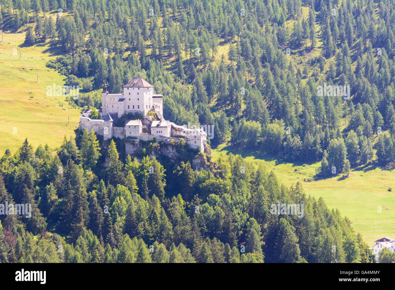 Schloss Tarasp Tarasp Schweiz Graubünden, Graubünden Unterengadin, Unterengadin Stockfoto