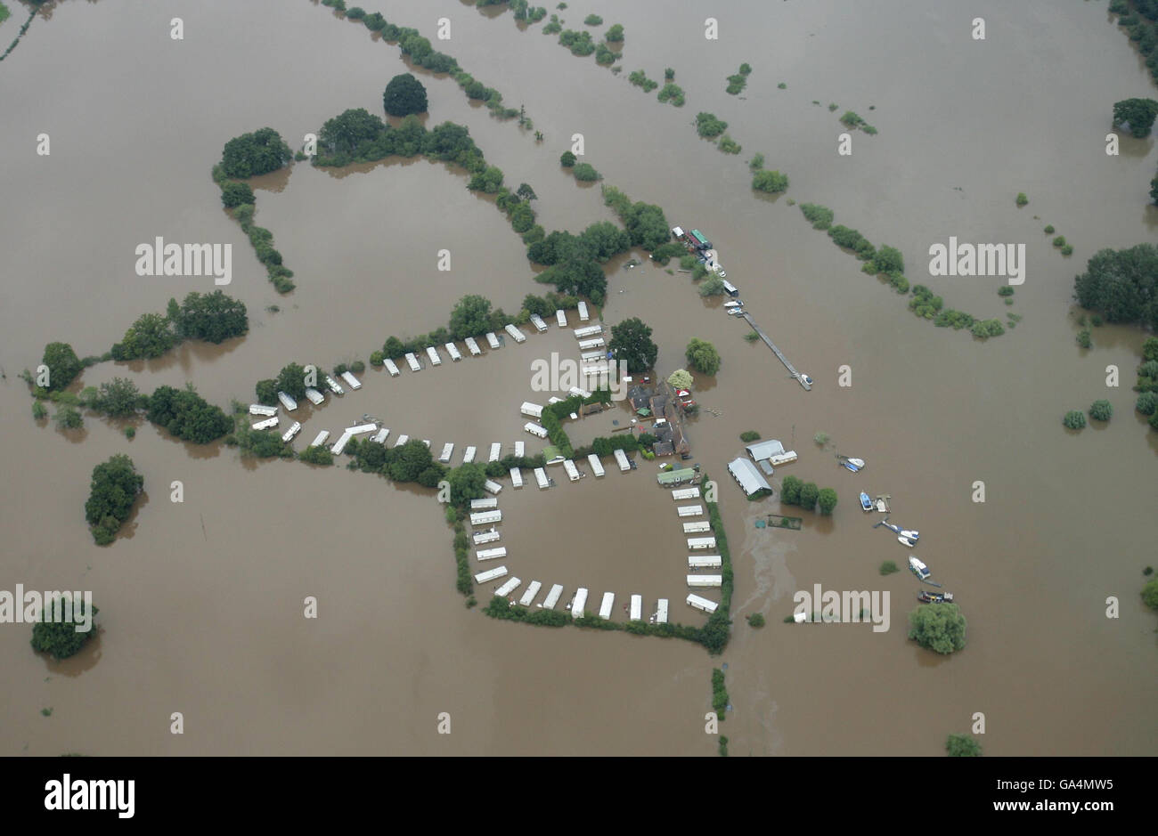 Stürme trafen Großbritannien. Hochwasser überschwemmt einen Wohnwagenpark in der Nähe von Tewkesbury, Gloucestershire. Stockfoto