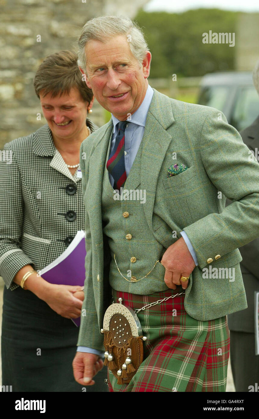 Der Prinz von Wales kommt bei der Taste of Caithness & Sutherland Ausstellung im Ackergill Tower in Caithness an. Stockfoto