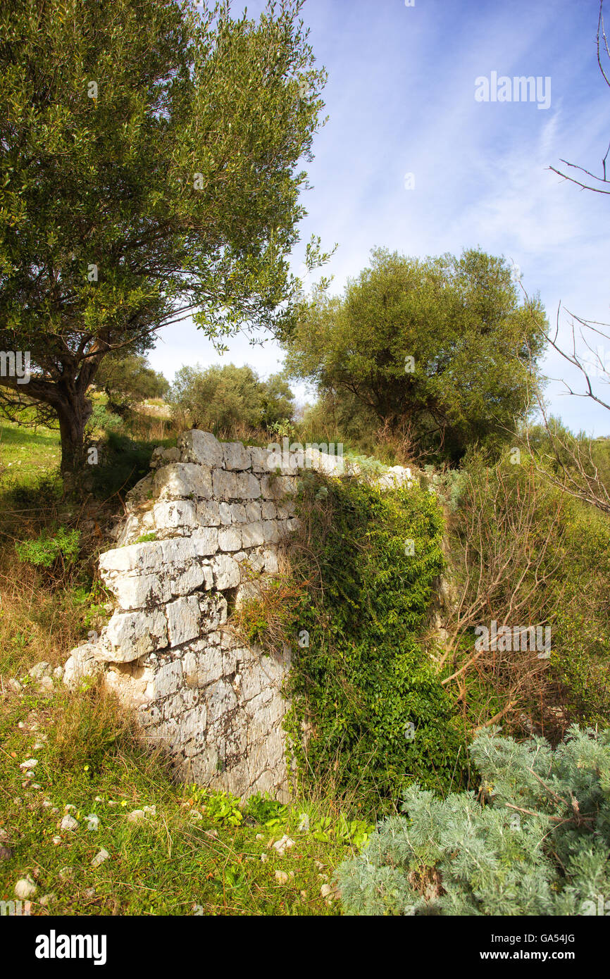 Noto Antike (Noto Antica) mittelalterlichen Verteidigungsmauern Stein. Sizilien Stockfoto