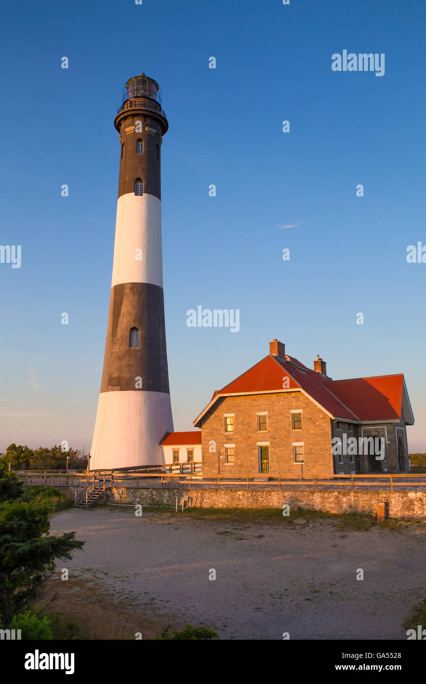 Blick auf historische Fire Island Leuchtturm auf Long Island New York entlang der National seashore Stockfoto