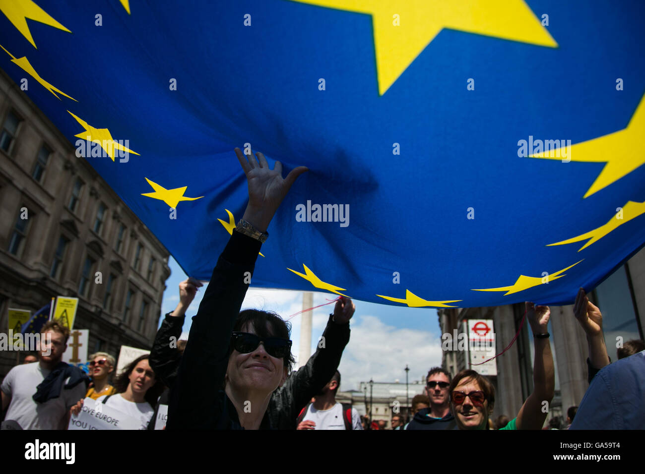 London, UK. 2. Juli 2016. Anti-Brexit Marsch und Kundgebung in London, Vereinigtes Königreich, 2. Juli 2016. Bildnachweis: Kristian Buus/Alamy Live-Nachrichten Stockfoto