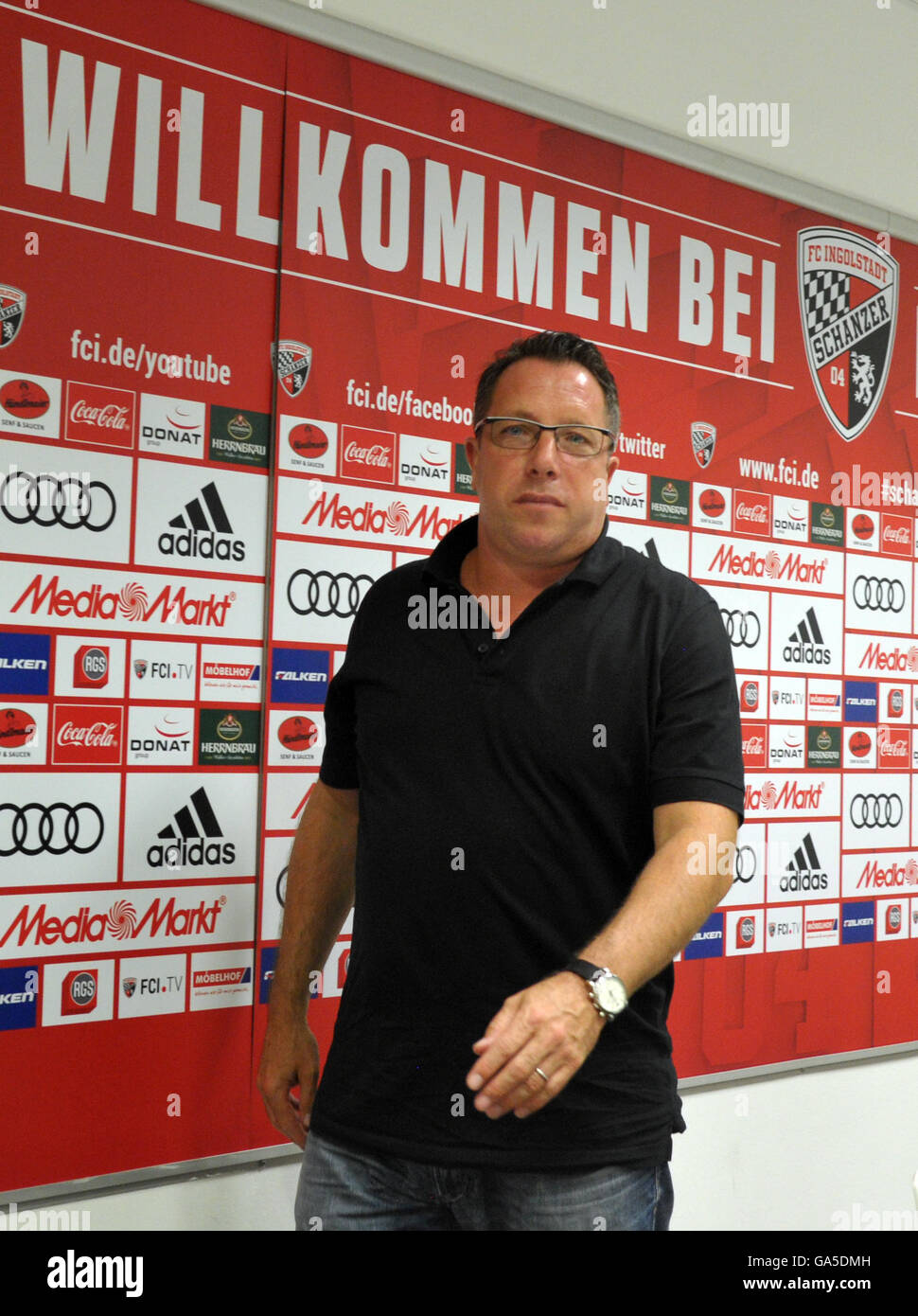 Ingolstadt, Deutschland. 3. Juli 2016. Deutsche Bundesliga Premieren Team FC Ingolstadt stellt neuen Trainer Markus Kauczinski in Ingolstadt, Deutschland, 3. Juli 2016. Foto: STEFAN PUCHNER/Dpa/Alamy Live News Stockfoto