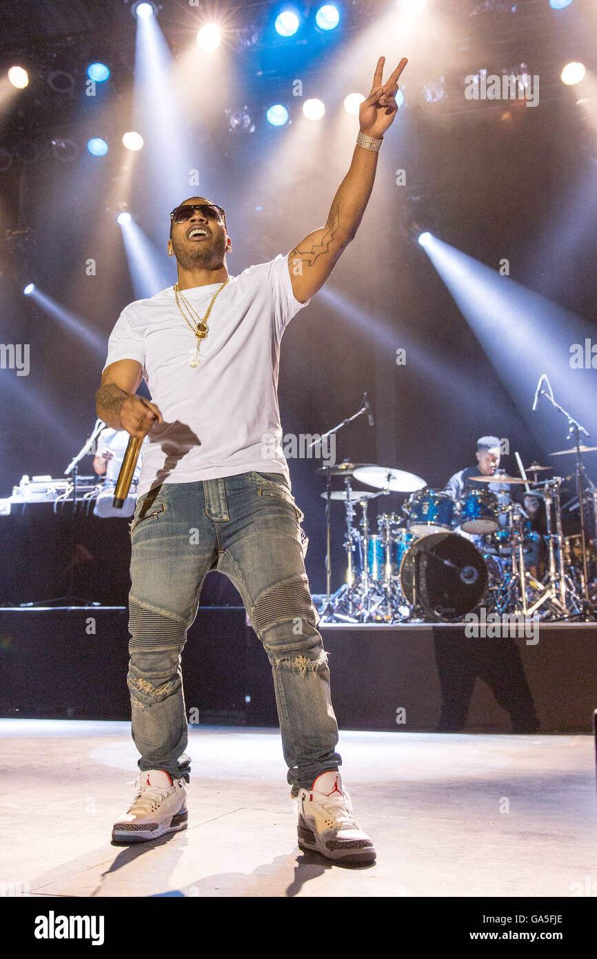 Milwaukee, Wisconsin, USA. 2. Juli 2016. Rapper NELLY tritt bei Henry Maier Festival Park beim Sommerfest in Milwaukee, Wisconsin © Daniel DeSlover/ZUMA Draht/Alamy Live News Stockfoto