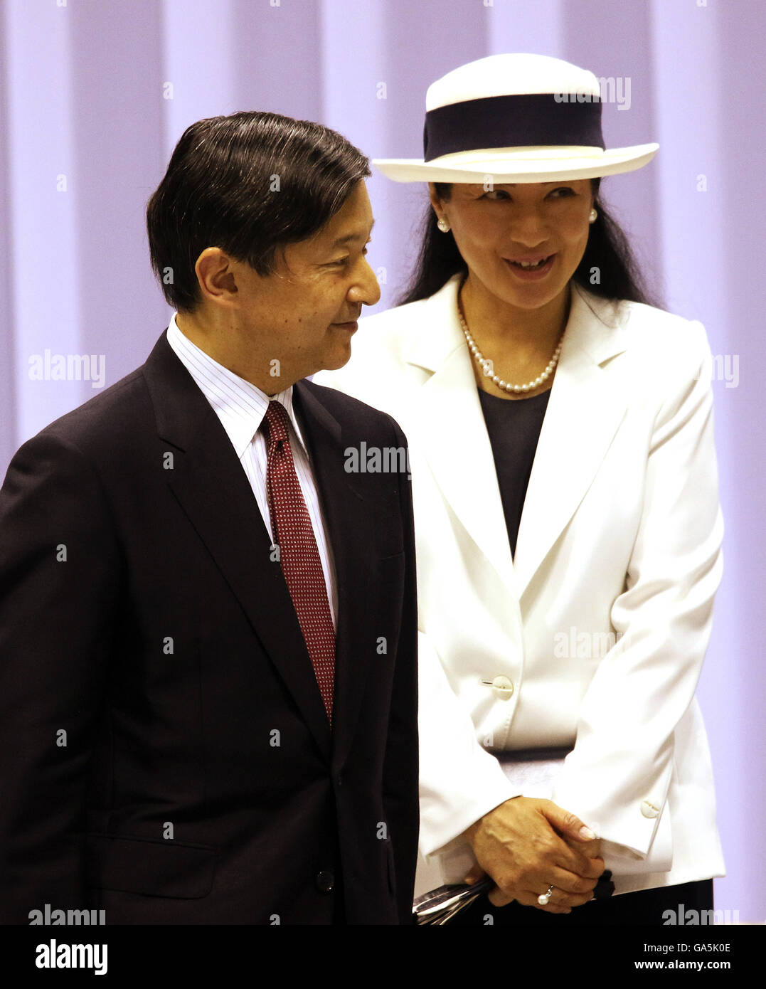 Tokio, Japan. 3. Juli 2016. Japanische Kronprinz Naruhito (L) und Kronprinzessin Masako besuchen die Zeremonie um japanische Olympia-Delegation für Rio De Janeiro in Tokio auf Sonntag, 3. Juli 2016 zu bilden. Einige 300 Athleten nahmen an der Veranstaltung. © Yoshio Tsunoda/AFLO/Alamy Live-Nachrichten Stockfoto