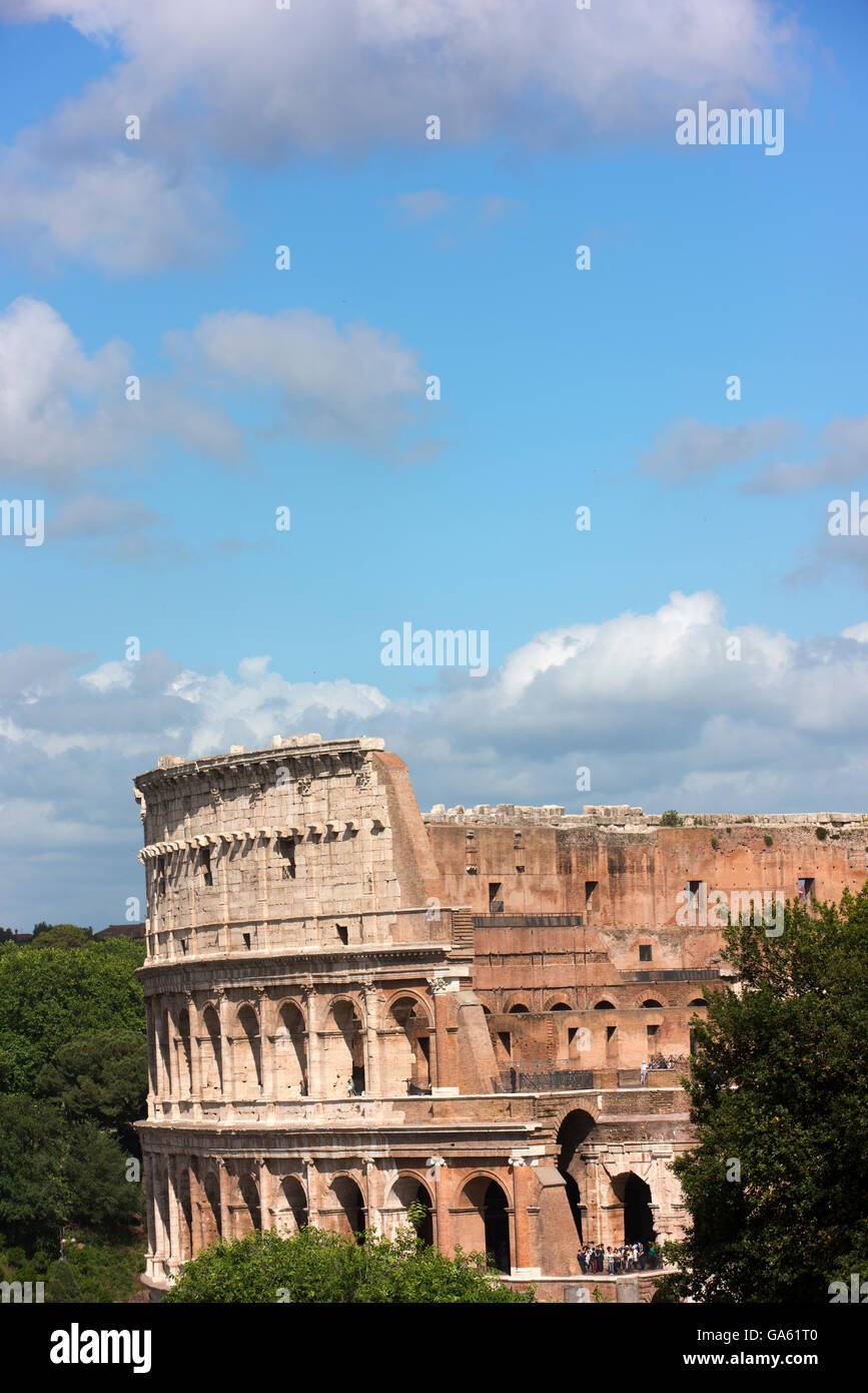 Roms Kolosseum betrachtet aus der Palatino. Stockfoto