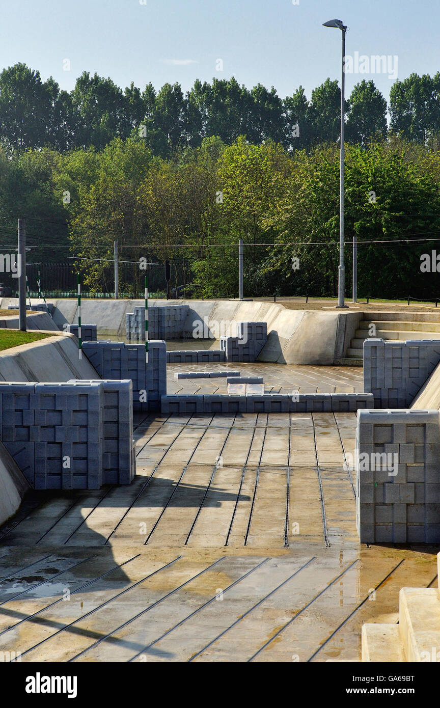 Die 160m abgelassen Vermächtnis Schleife des Wassers bei der 2012 Olympic White Water Centre am Eröffnungstag, Lee Valley White Water Centre Stockfoto
