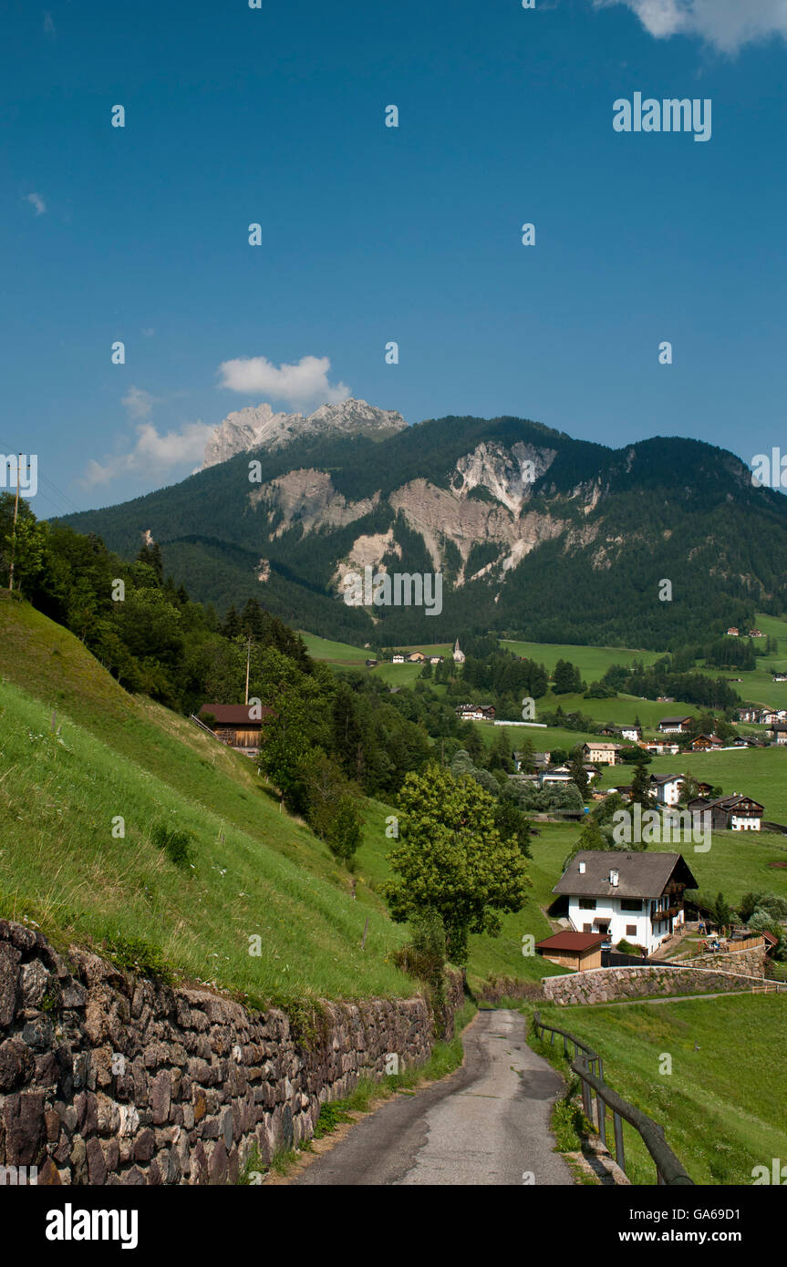 Santa Maddalena Dorf, Villnösser oder Villnösser Tal, Dolomiten, Trentino Alto Adige, Südtirol, Italien, Europa Stockfoto