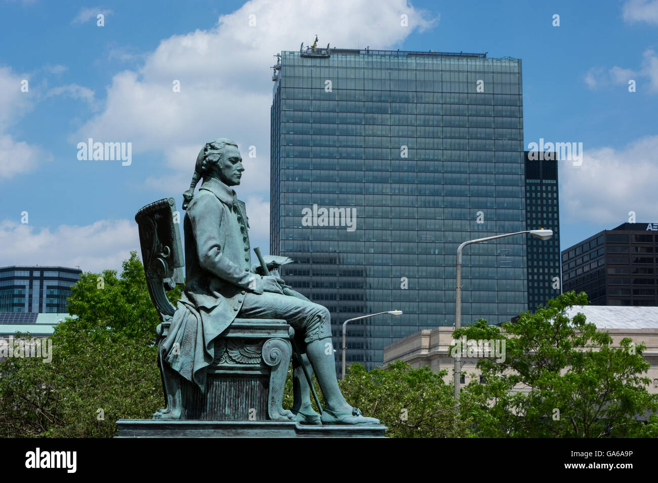 Ohio, Cleveland. Cuyahoga County Court House. Statue von Alexander Hamilton. Stockfoto