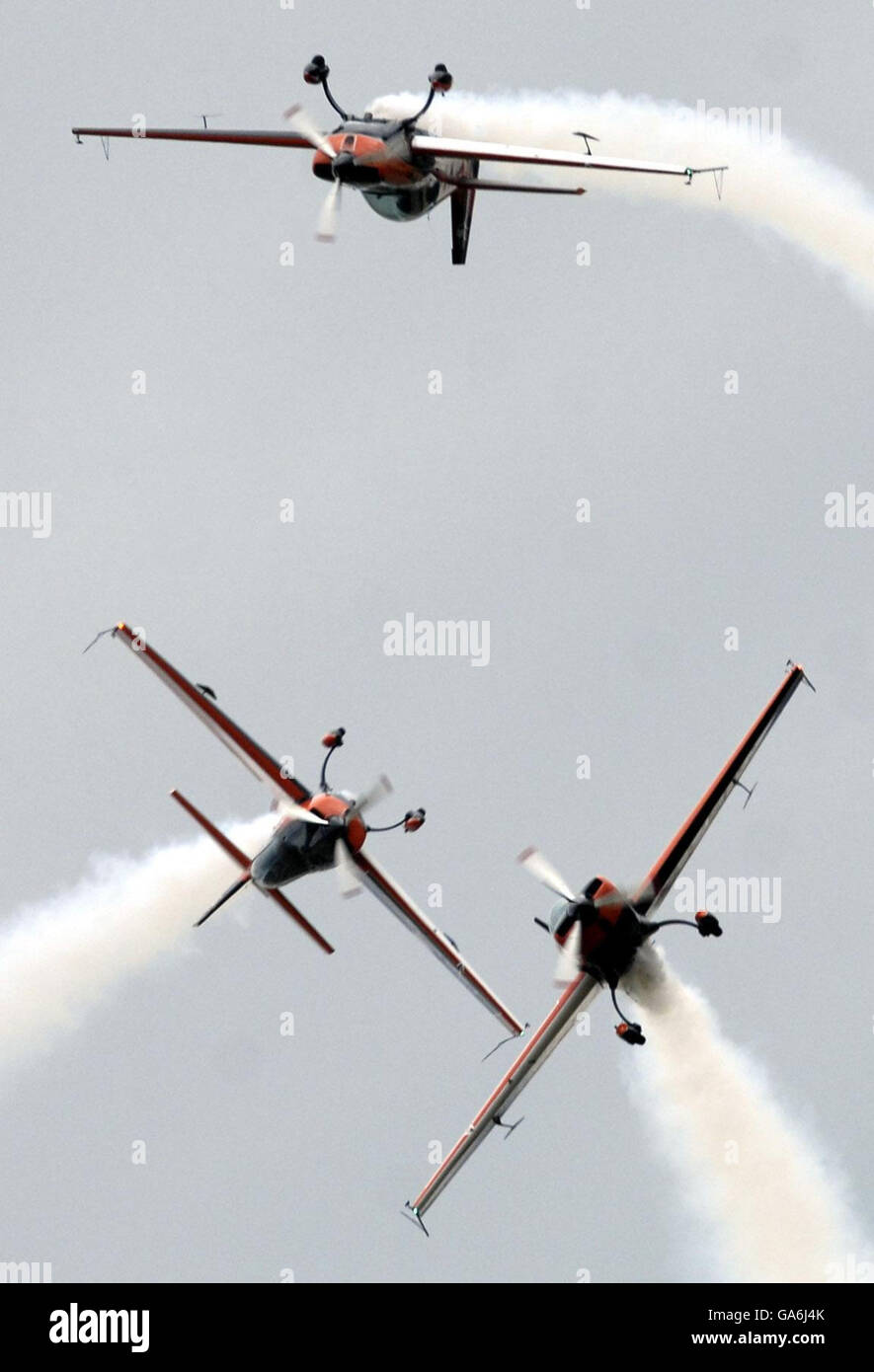 Das Blade-Display-Team fliegt während der 10. Jährlichen Airshow des National Museum of Flight über East Fortune in Schottland. Stockfoto