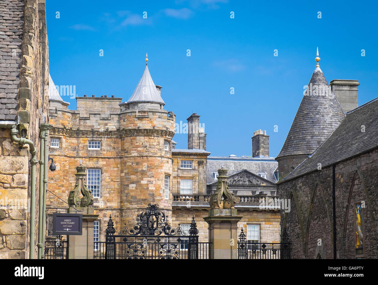 Holyrood Palace in Edinburgh im hügeligen Hauptstadt Schottlands Stockfoto