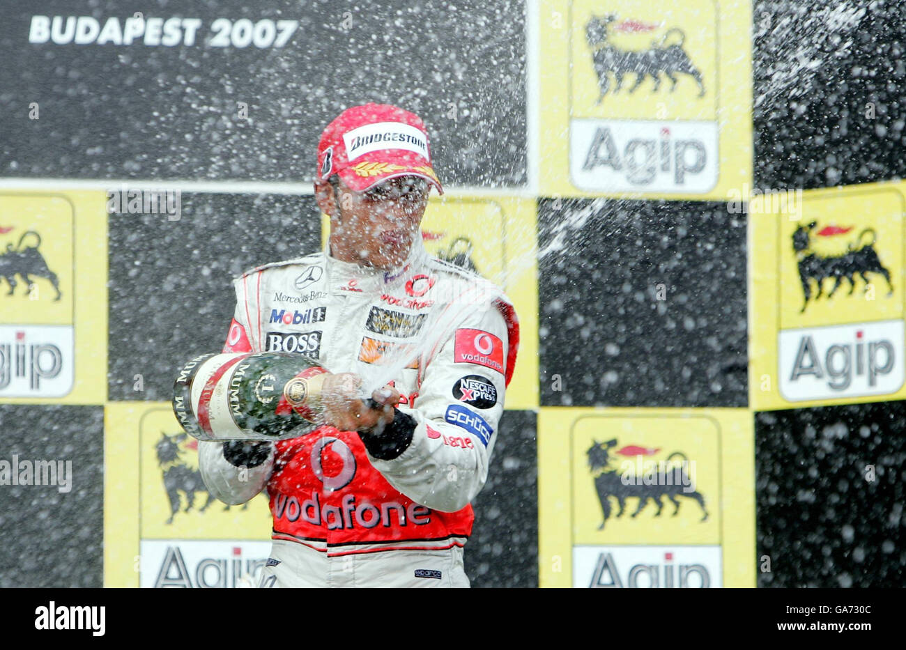 Formel 1 Motorsport - Großer Preis Von Ungarn - Rennen - Budapest. Der britische Lewis Hamilton feiert seinen Sieg beim Großen Preis von Ungarn auf dem Hungaroring-Kurs in der Nähe von Budapest, Ungarn. Stockfoto