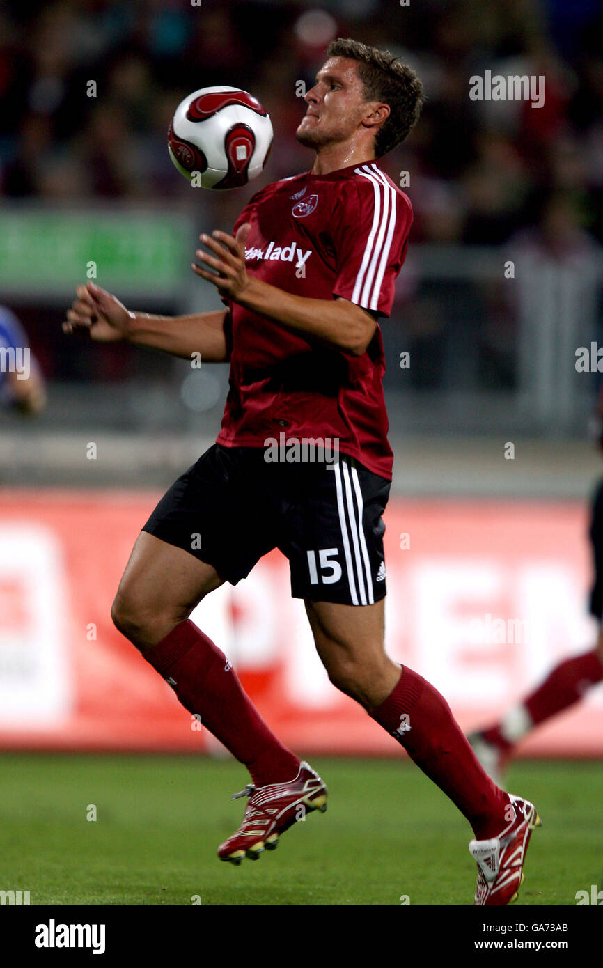 Fußball - Premiere League Cup - Halbfinale - FC Nürnberg V FC Schalke 04 - EasyCredit Stadion Stockfoto