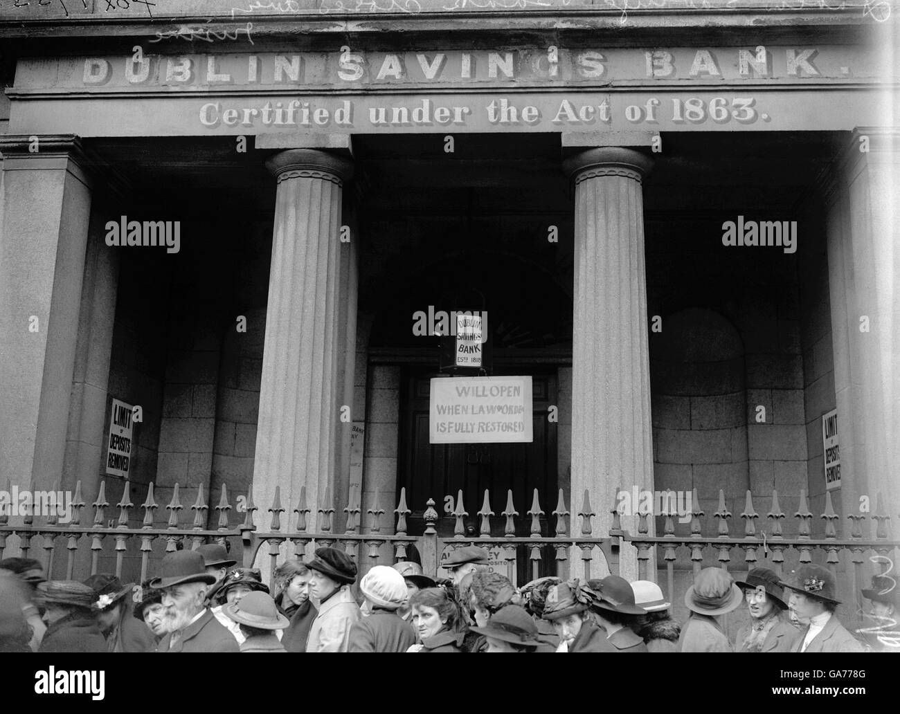 Die Dublin Savings Bank schloss nach dem Sinn Fein Rising. Stockfoto
