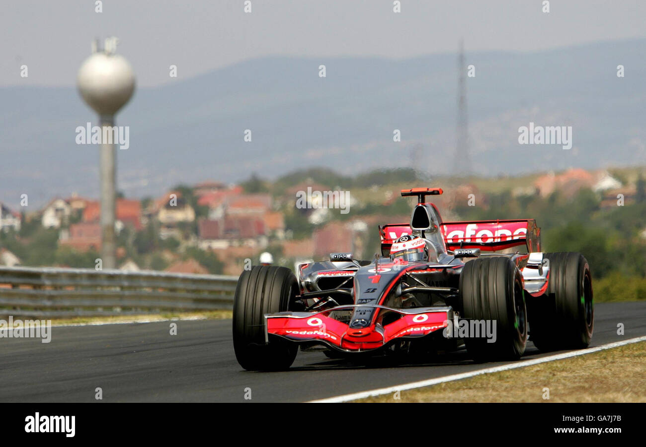 Formel-1-Motorsport - Großer Preis Von Ungarn - Qualifying - Hungaroring. Fernando Alonso im Vodafone McLaren Mercedes MP4/22 beim dritten Training auf der Hungaroring-Strecke, in der Nähe von Budapest, Ungarn. Stockfoto