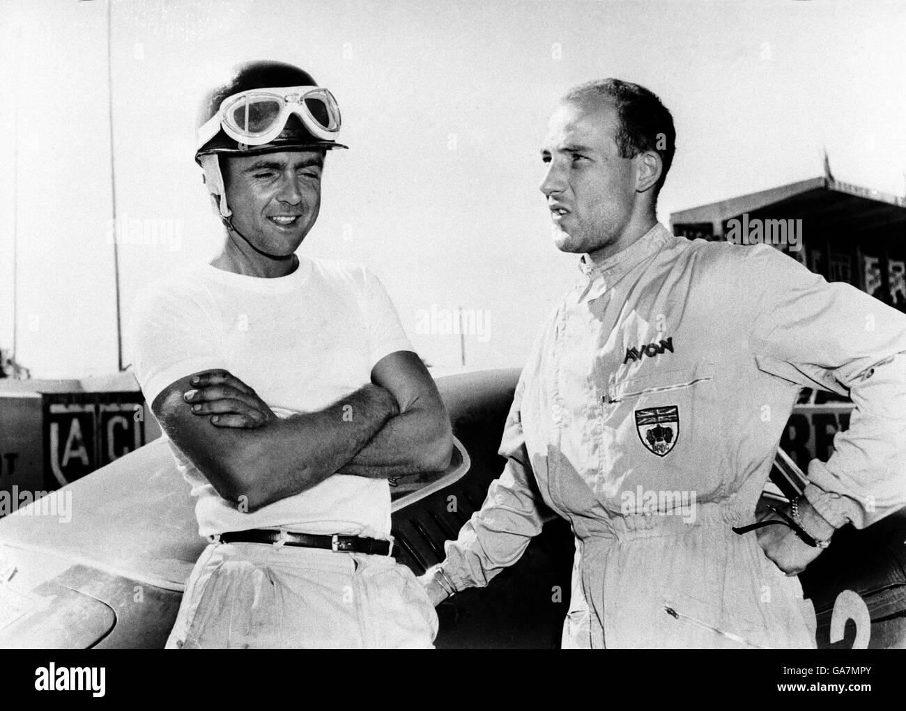 Motorsport. Stirling Moss (r) mit dem amerikanischen Fahrer Phil Hill (l) Stockfoto