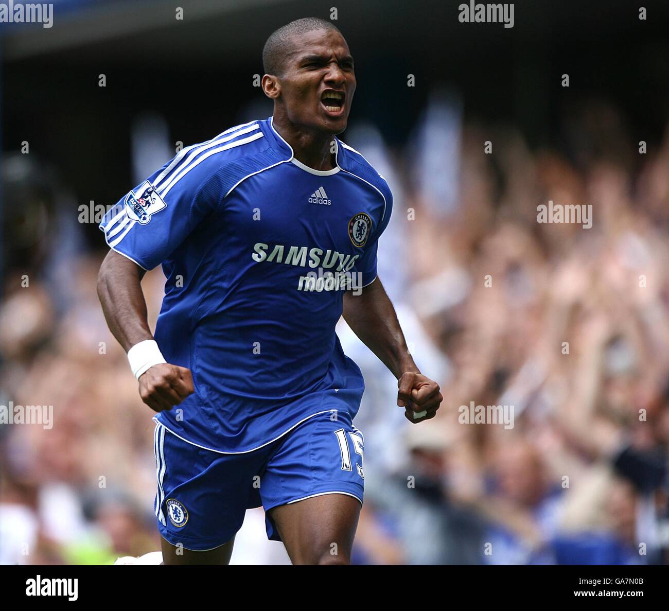 Fußball - Barclays Premier League - Chelsea / Birmingham City - Stamford Bridge. Florent Malouda von Chelsea feiert sein Ziel Stockfoto