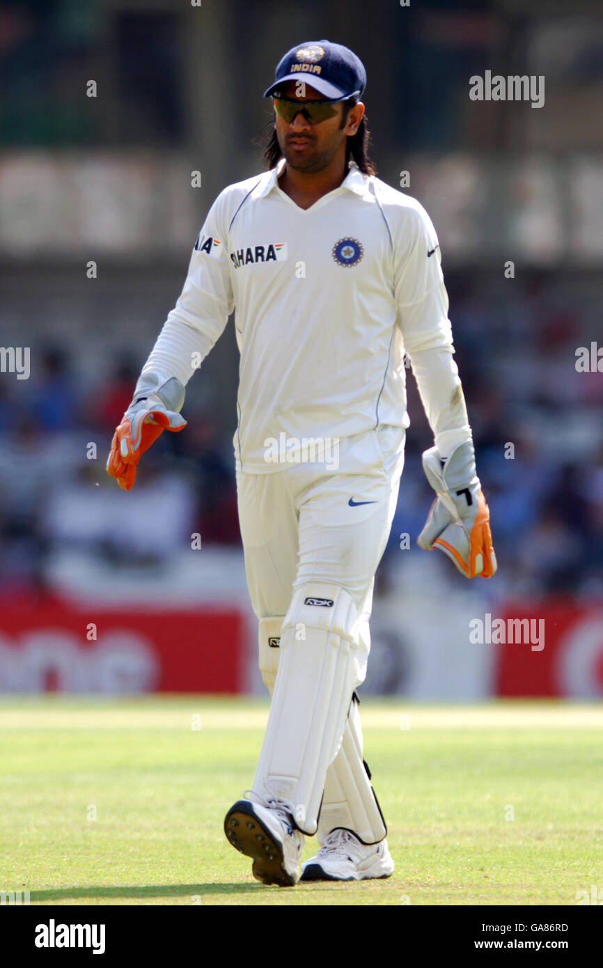 Cricket - npower Dritter Test - England gegen Indien - Tag drei - das Brit Oval. Indiens Wicketkeeper Mahendra Singh Dhoni Stockfoto