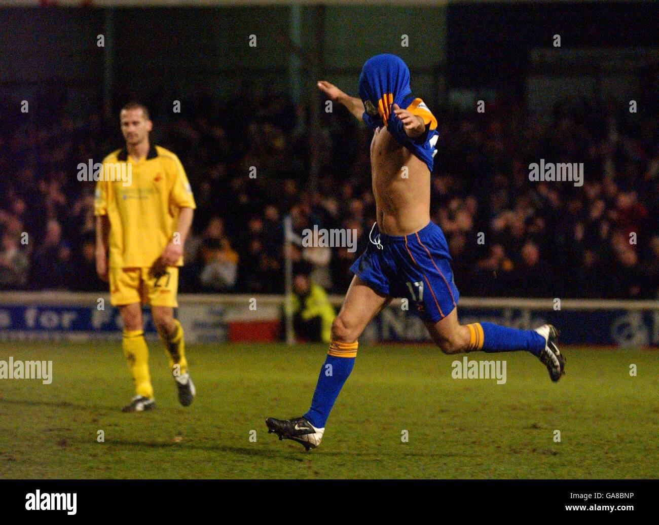 Fußball - bundesweite Liga Division Three - Shrewsbury Town gegen Swansea City Stockfoto