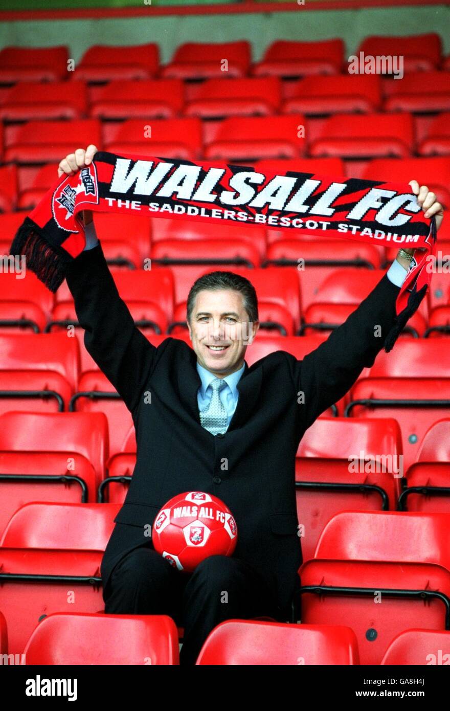 Fußball - Nationwide League Division One - Walsall Pressekonferenz. Colin Lee, New Walsall Manager, feiert seine Ankunft im Bescot Stadium Stockfoto