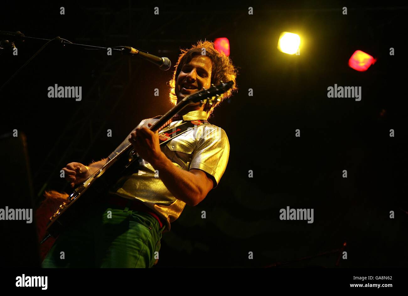 Irwin Sparkes tritt beim Hoosiers-Gig beim V Festival im Hylands Park in Chelmsford, Essex auf. Stockfoto