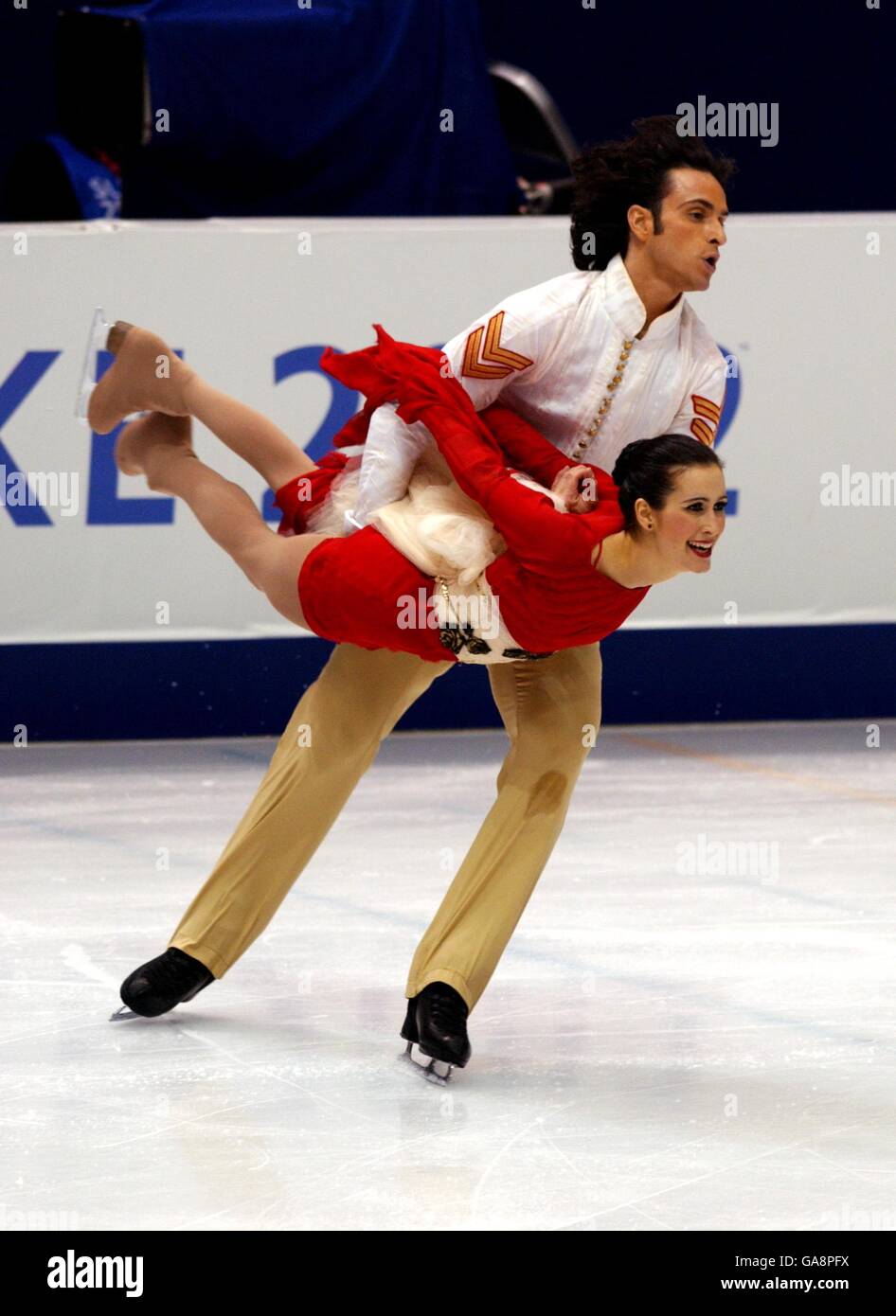 Olympische Winterspiele - Salt Lake City 2002 - Eiskunstlauf - Eistanzen - Freier Tanz. Die Kanadaerin Marie-France Dubreuil und ihr Partner Patrice Lauzon in Aktion während ihrer freien Tanzroutine Stockfoto