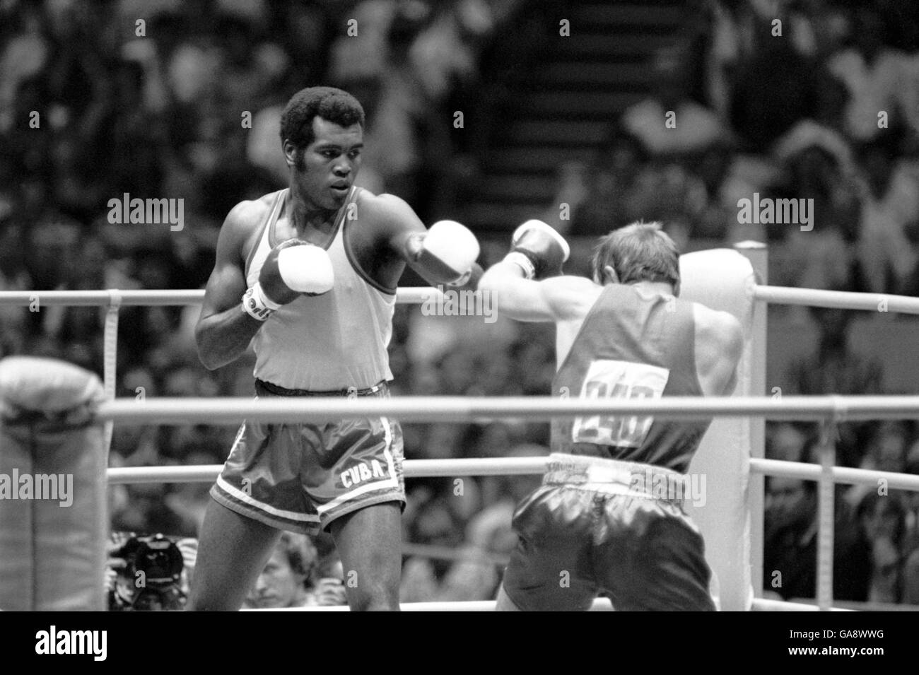 Boxen Moskau Olympische Spiele Schwergewichts Finale Teofilo Stevenson V Pjotr Zayev Stockfotografie Alamy