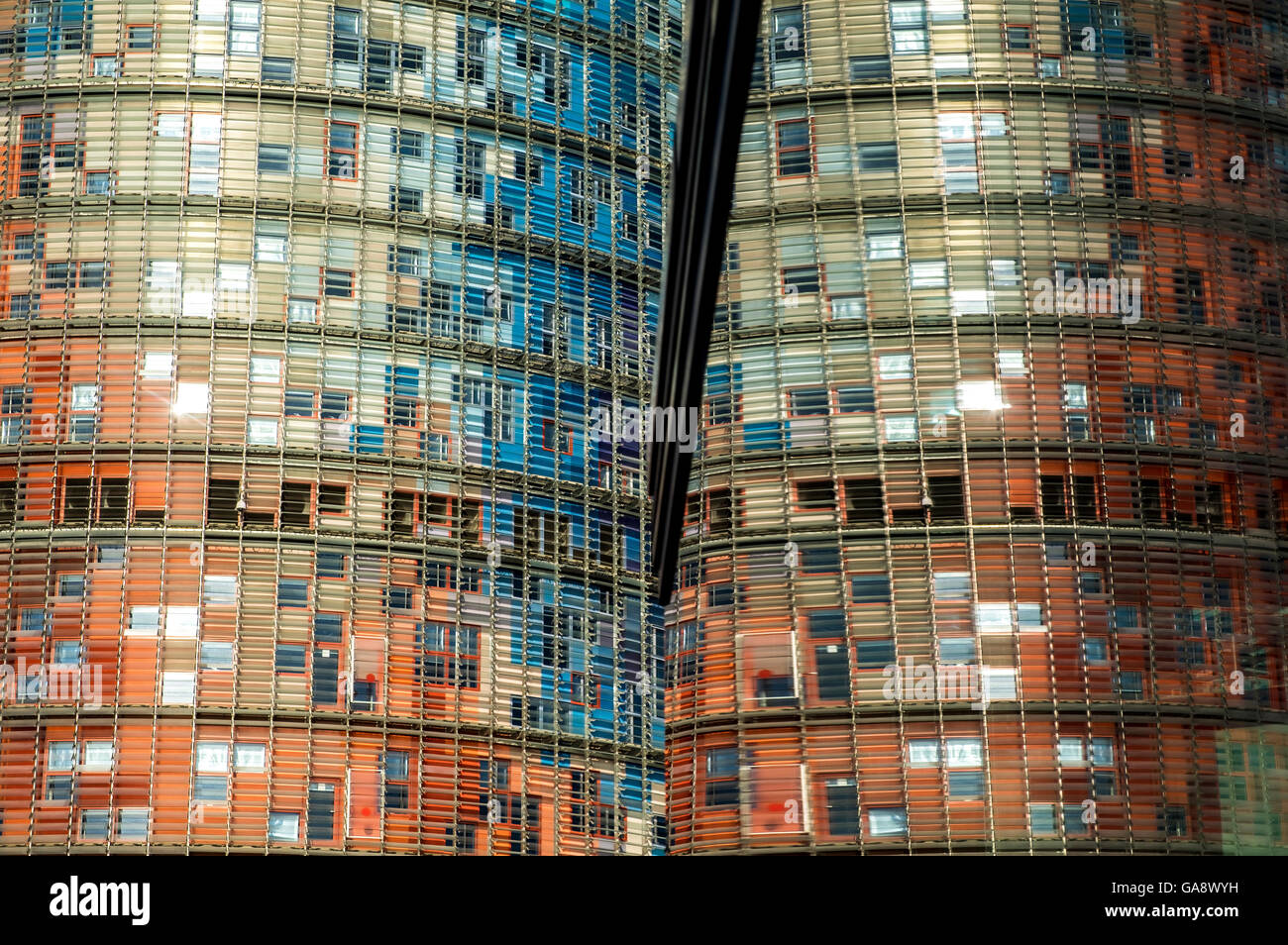 Agbar-Turm, von dem Architekten Jean Nouvel entworfen. Das Gebäude befindet sich im renovierten Bereich des Poble Nou, bekannt als 22 @. Befind Stockfoto