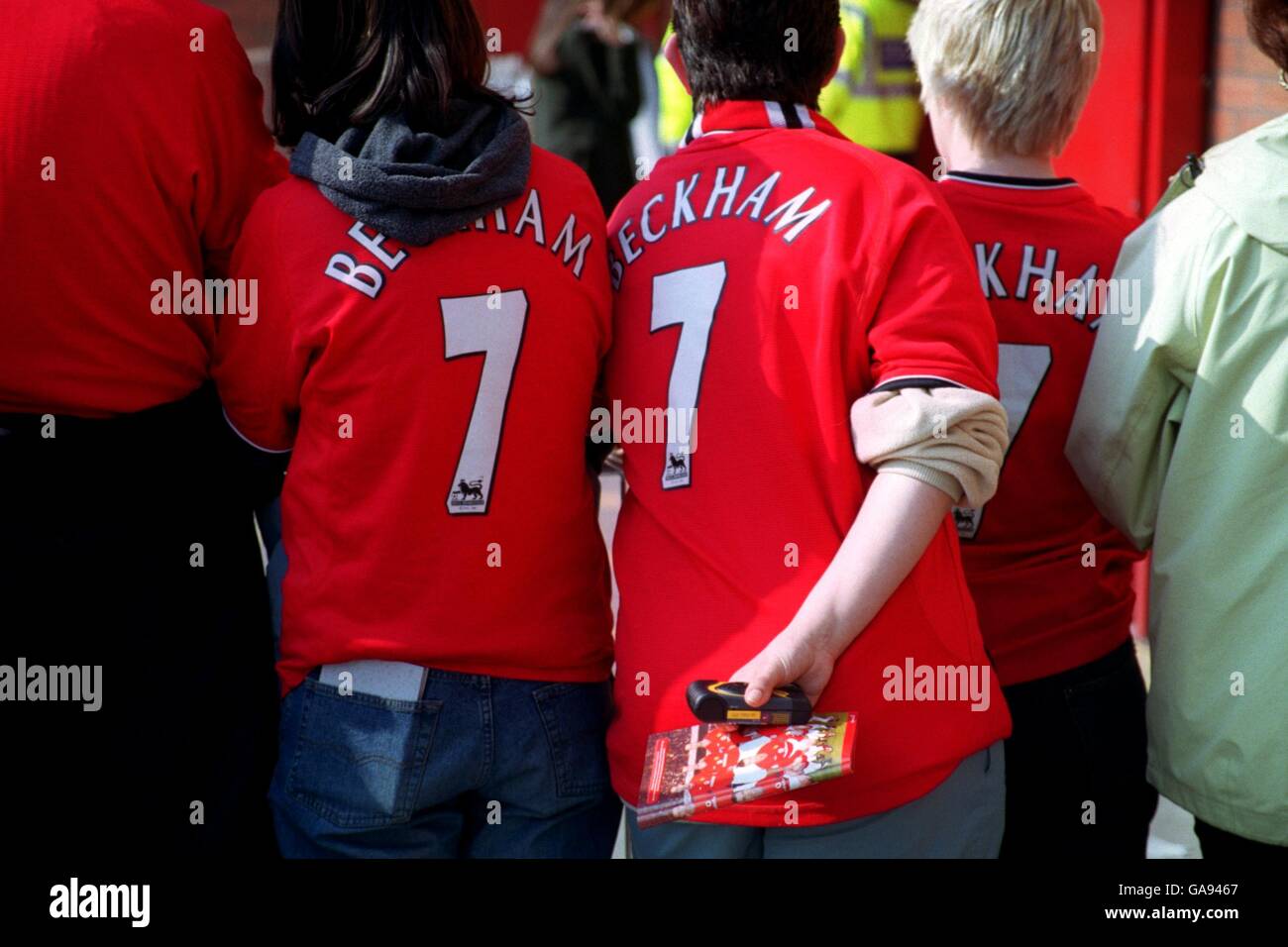 Fußball - UEFA Champions League - Viertelfinale - zweite Etappe - Manchester United gegen Deportivo La Coruna. Die Fans von Manchester United sind sich über ihren Helden einig Stockfoto