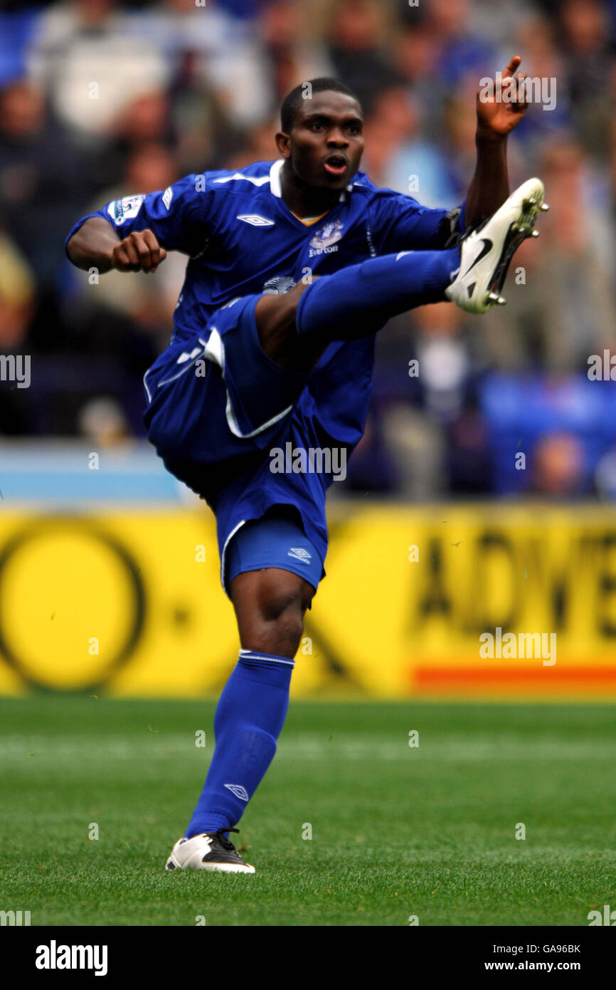 Fußball - Barclays Premier League - Bolton Wanderers gegen Everton - Reebok Stadium. Joseph Yobo, Everton Stockfoto