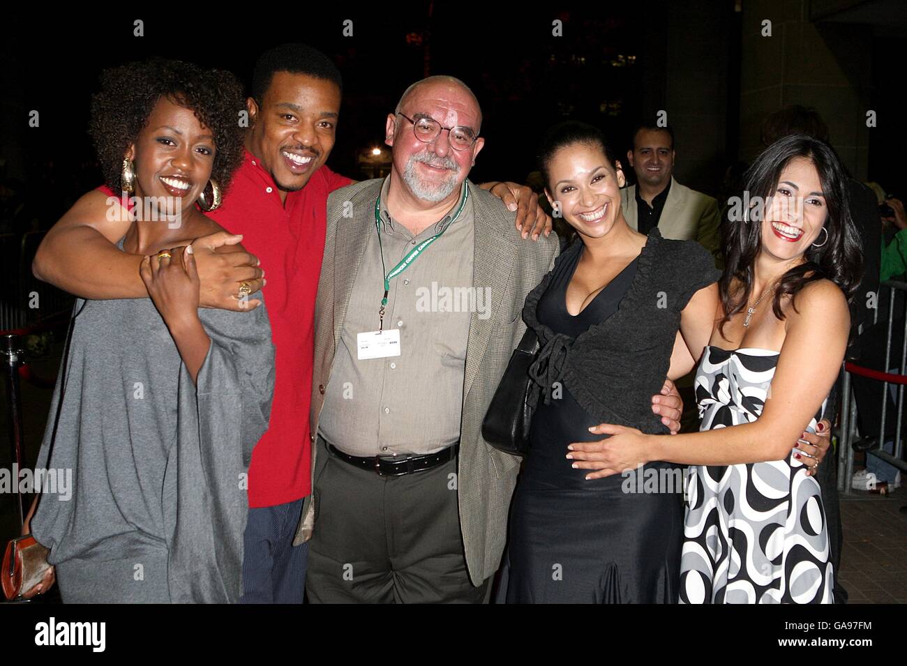 Stewart Gordon (Mitte), Schauspielerin Lorena Rincon (rechts ...
