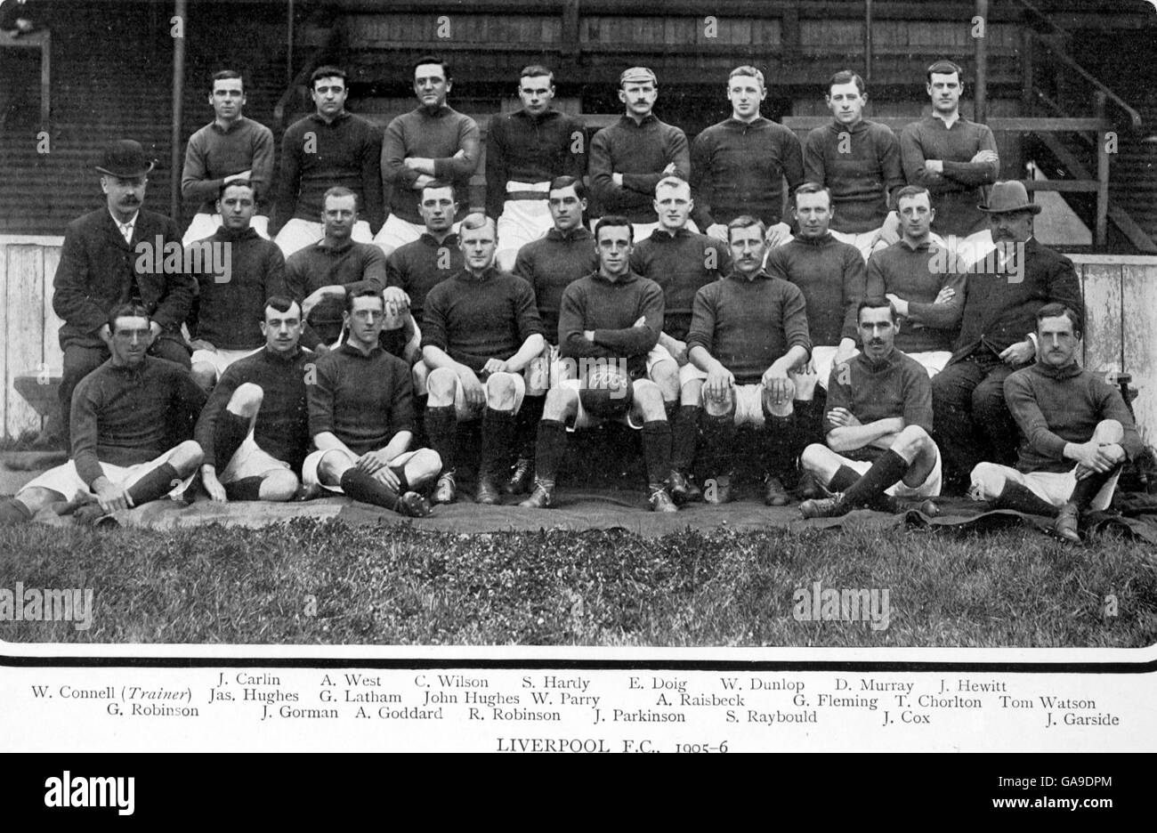 Liverpool-Teamgruppe: (Hintere Reihe, l-r) John Carlin, Alf West, Charlie Wilson, S Hanly, Ted Doig, Billy Dunlop, David Murray, Joe Hewitt (mittlere Reihe, l-r) Trainer W Connell, James Hughes, G Latham, John Hughes, Maurice Parry, Alec Raisbeck, George Fleming, Tom Chorlton, Tom Watson (erste Reihe, l-r) G Robinson, Jimmy Gorman, Arthur Goddard, Robert Robinson, Jack Parkinson, Sam Raybould, Jack Cox, Jimmy Garside Stockfoto