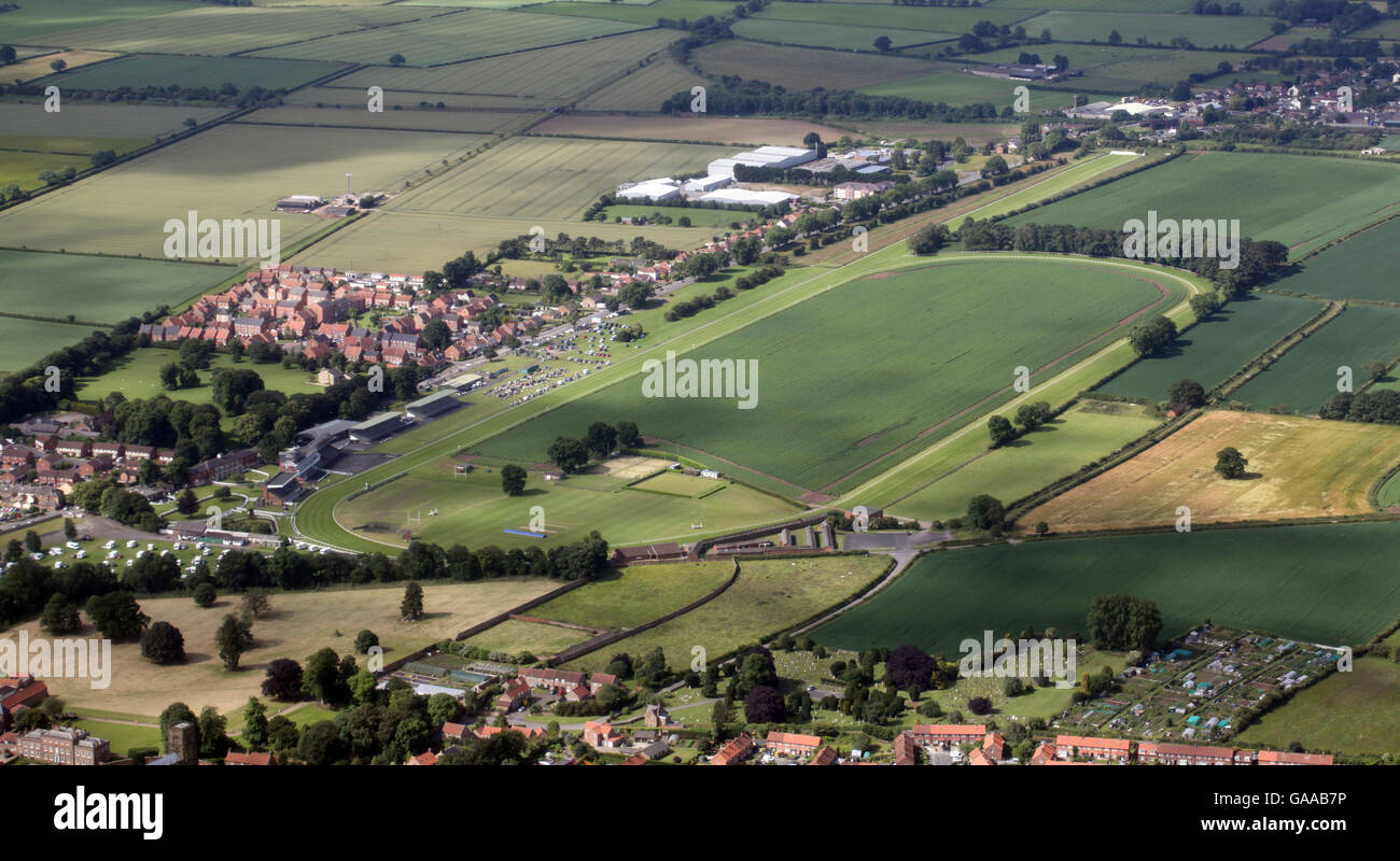 Luftaufnahme von Thirsk Racecourse, North Yorkshire, UK Stockfoto