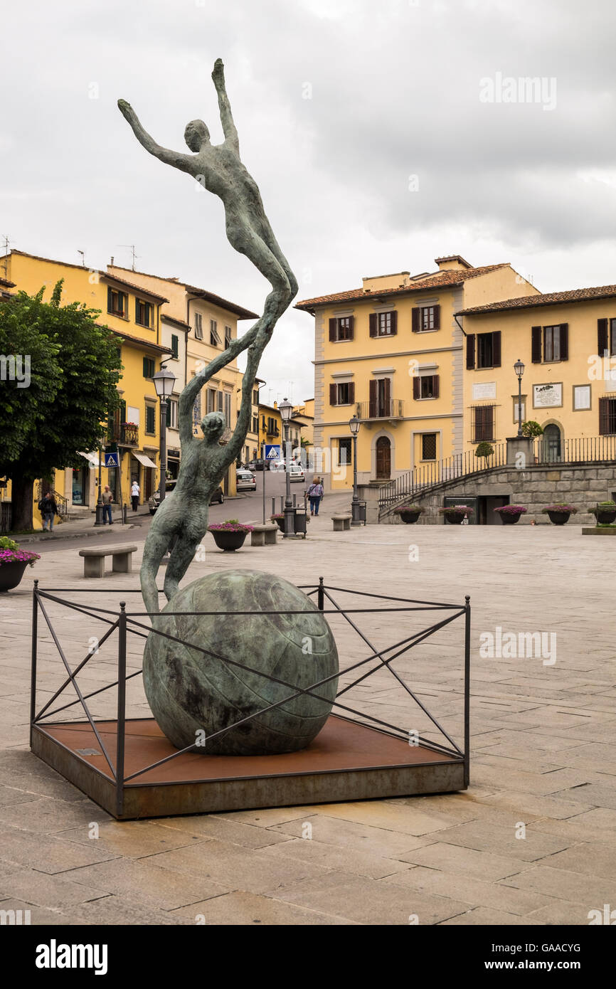 Bronzeskulptur, Fuga dal Tempo durch Antonio Crivelli, in Piazza Mino, Fiesole, Toskana, Italien Stockfoto
