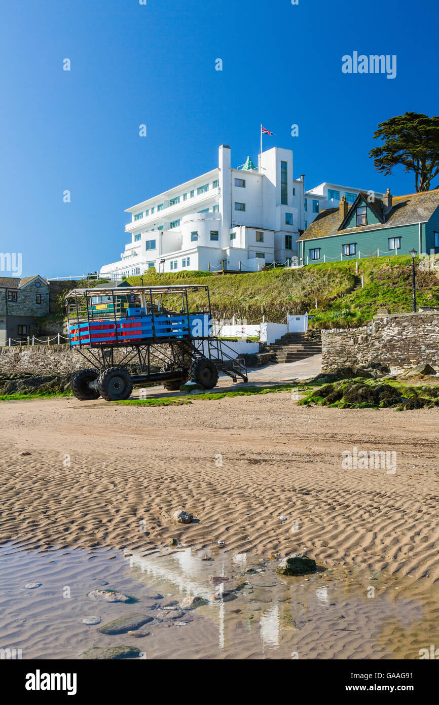 Art-deco-Stil Hotel und Meer Traktor auf Burgh Island, South Devon, England, UK Stockfoto