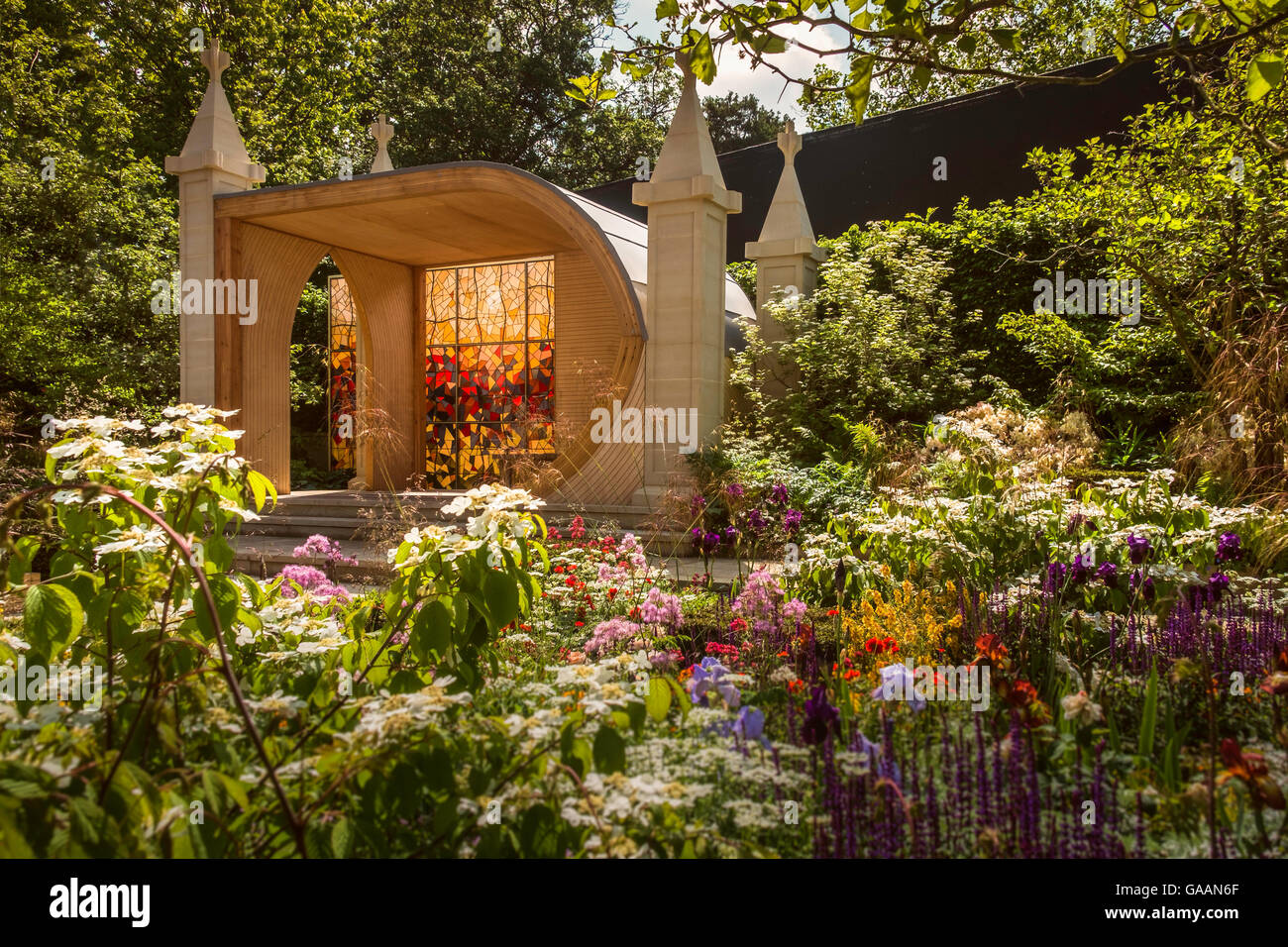 Ein Schaugarten im RHS Chelsea Flower show, Gottes Own County - ein Garten für Yorkshire, entworfen von Matthew Wilson. Stockfoto
