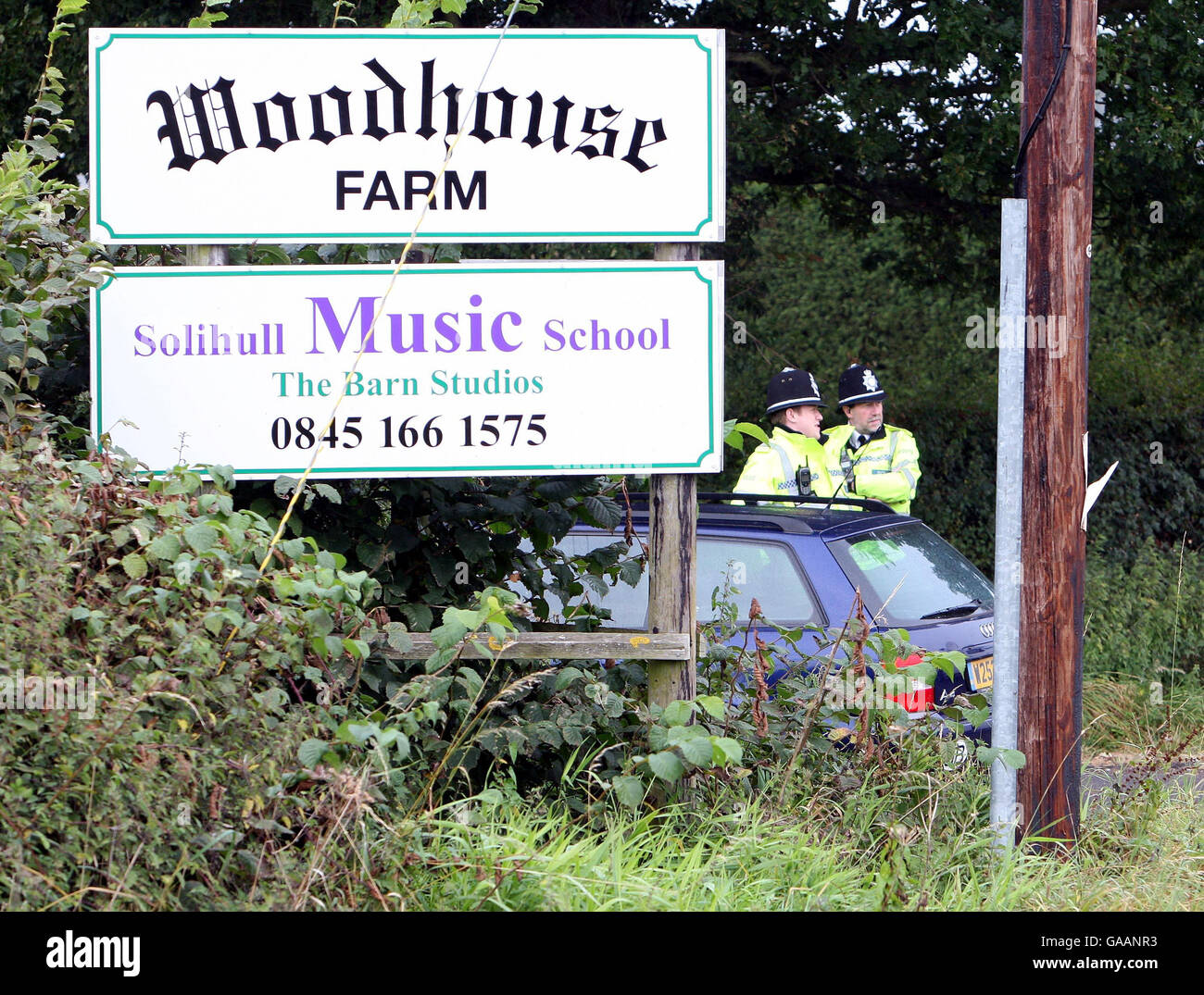 Woodhouse Farm in der Nähe von Solihull in den West Midlands. Die Polizei versperrte den Betrieb, der verdächtigt wird, der Ort eines neuen MKS-Ausbruchs zu sein. Stockfoto