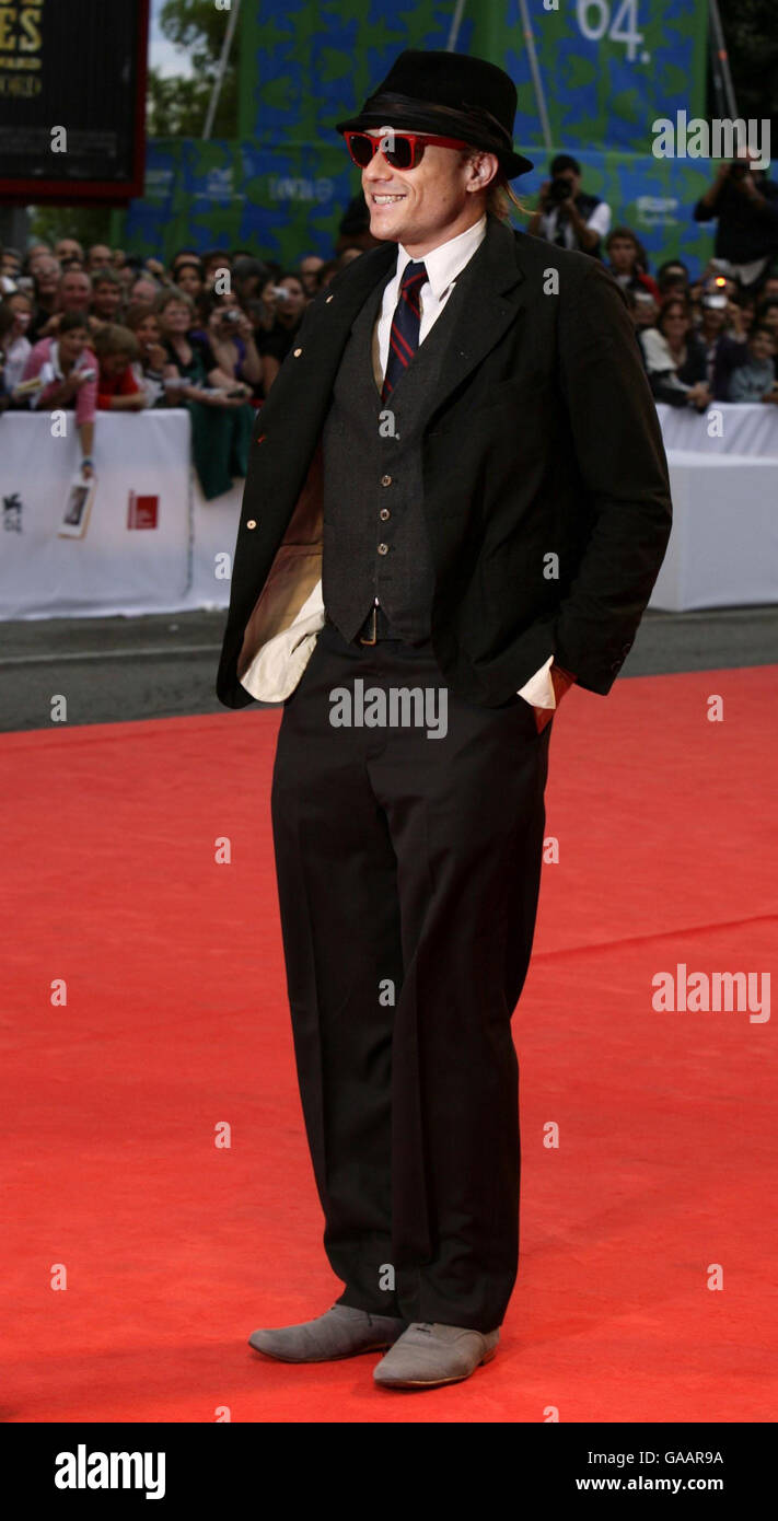 AP OUT Heath Ledger kommt zur Premiere von 'I'm Not There', während des Filmfestivals in Venedig in Italien. Stockfoto