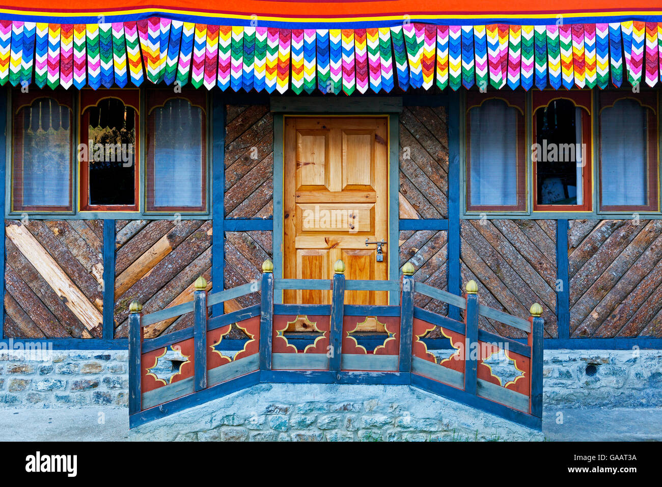 Eingang des Dichters Dilgo Khyentse Rinpoche&#39;s Haus, in der Nähe von Paro, Bhutan, Oktober 2014. Stockfoto