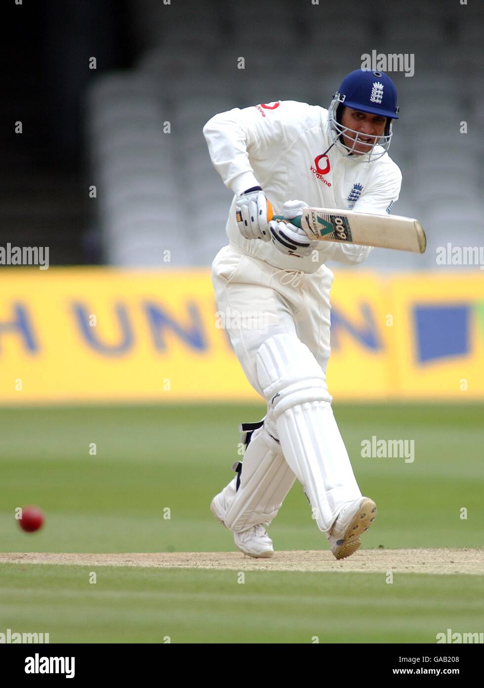 Cricket - England - Sri Lanka - erster Npower-Test - Fünfter Tag. Englands Mark Butcher im Kampf gegen Sri Lanka. Stockfoto