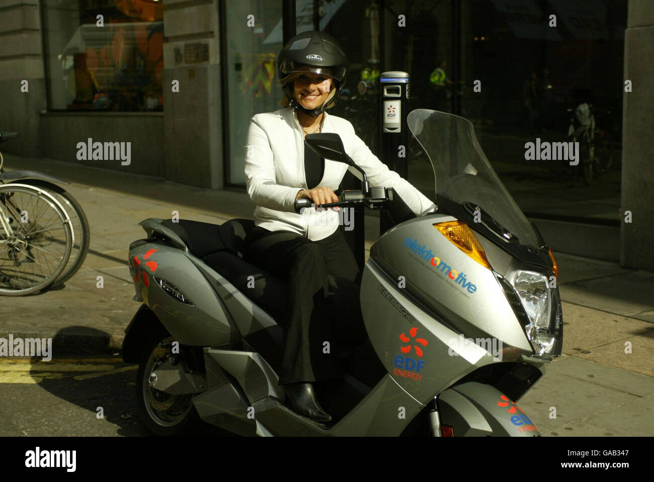 Der Autoexperte Vicki Butler Henderson unterstützt das Green Drive Schenkungsprogramm von EDF Energy. Stockfoto