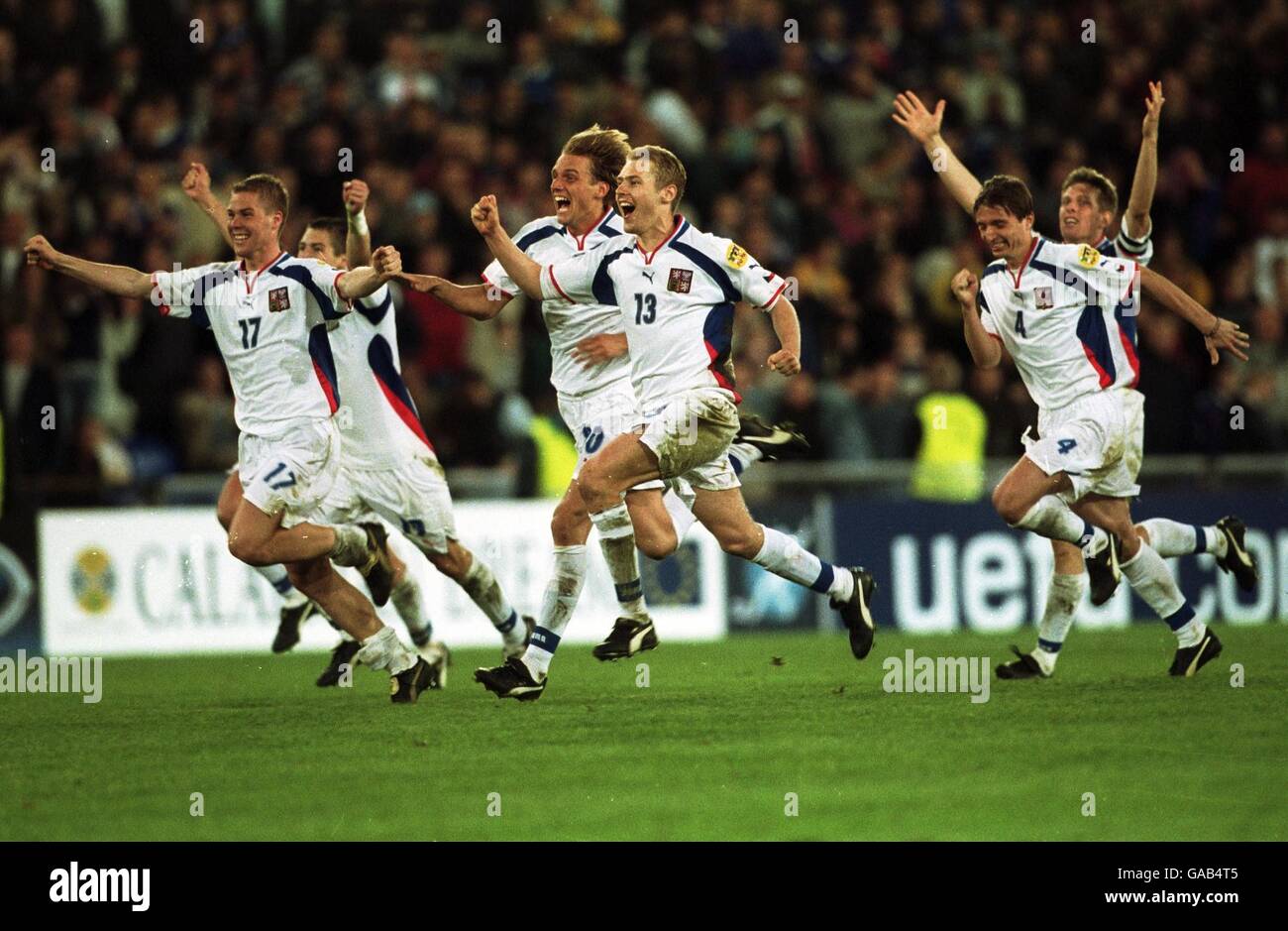 Das Team der Tschechischen Republik ist dabei, die Siegerstrafe zu feiern Stockfoto