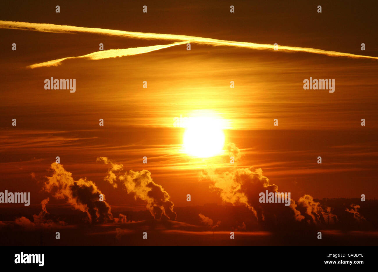 Sonnenaufgang über dem Grangemouth Stockfoto