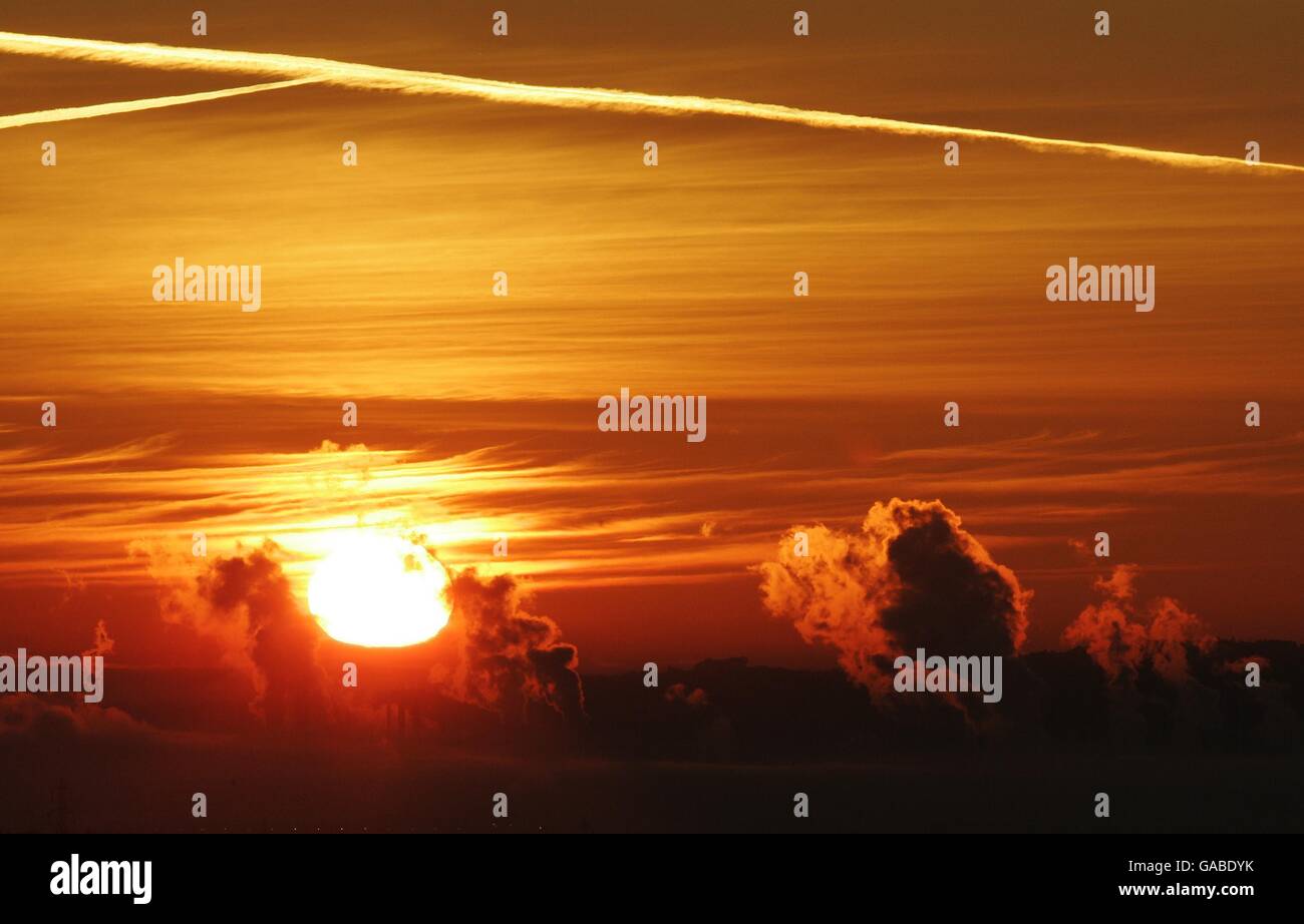 Sonnenaufgang über dem Grangemouth Stockfoto