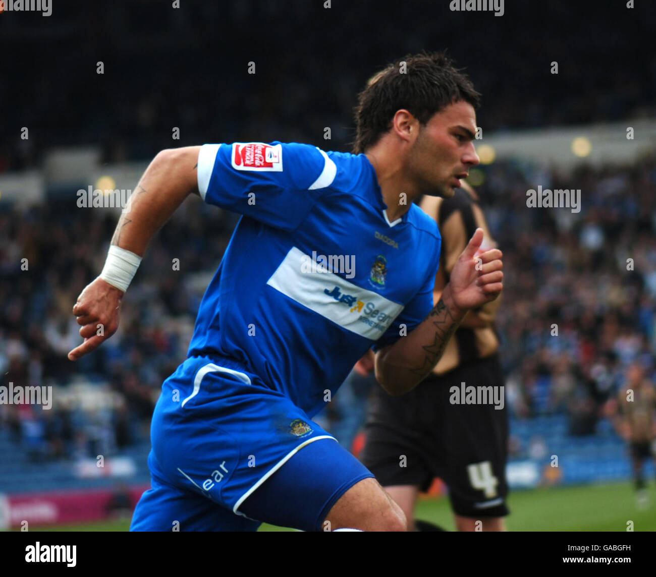 Fußball - Coca-Cola Football League Two - Stockport County / Barnett - Edgely Park. Anthony Elding von Stockport County feiert das Tor Stockfoto